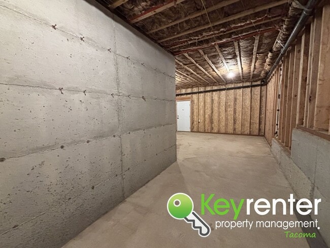 Building Photo - Stylish 4-Bedroom Home with Finished Basem...