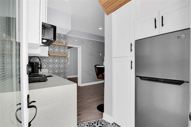 Building Photo - 7401 1/2 1st Ave N