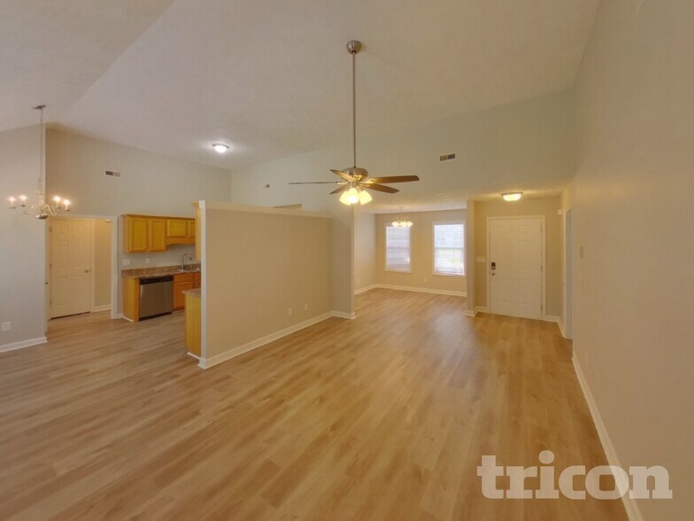 Building Photo - 1024 Stratus Dr