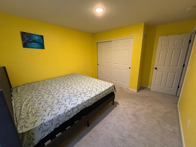 Building Photo - 708 Alban Aly