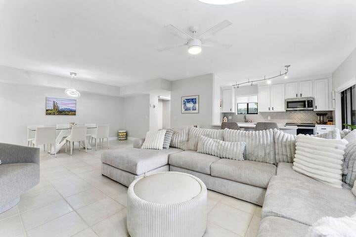 Building Photo - 6314 Longboat Ln W