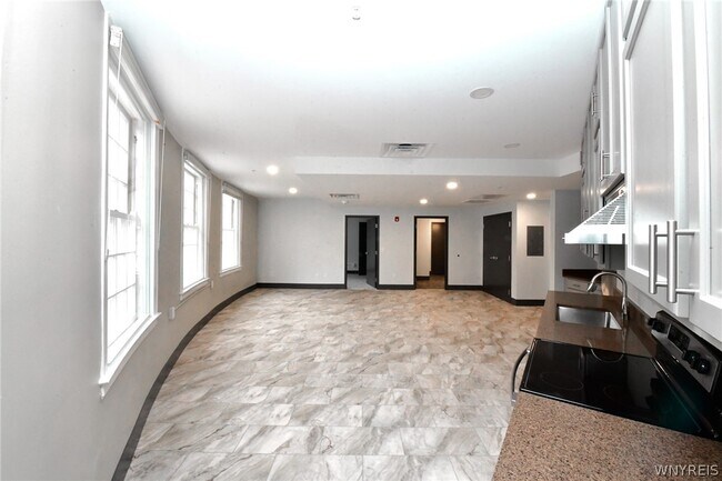 Building Photo - 40 North St