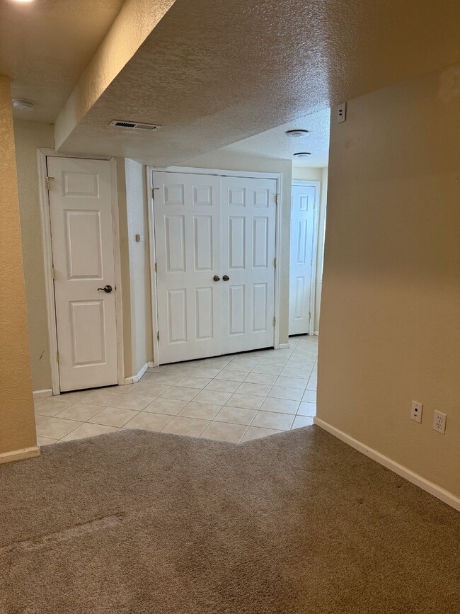 Building Photo - *LIMITED TIME OFFER!* Secure your move-in before December 31, 2025, and enjoy a $1,000 discount o...