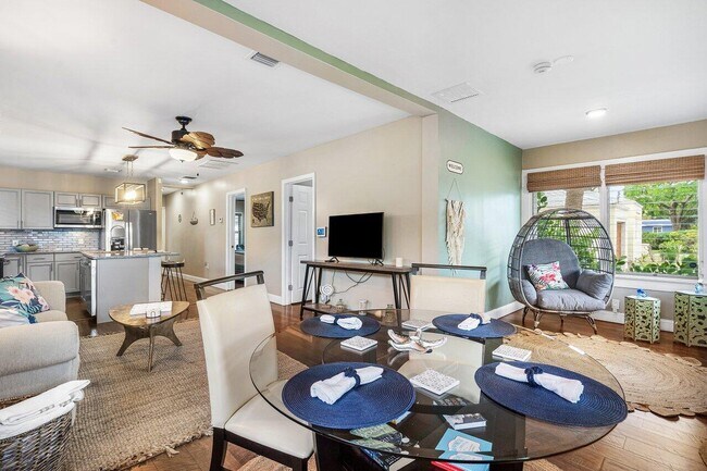 Building Photo - 314 S Palmway