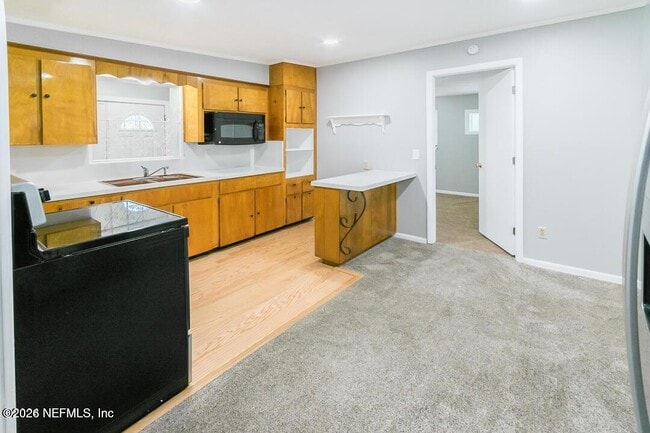 Building Photo - 284 E 47th St