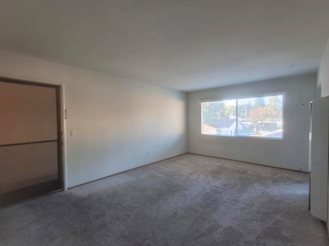 Building Photo - 536 Hawthorne Ave