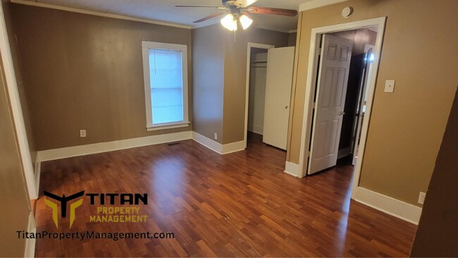 Building Photo - 2bed/2bath home with bonus area