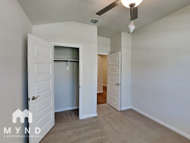 Building Photo - 2828 Mill Run Bnd