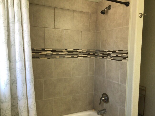 Building Photo - 1308 Belaire Dr