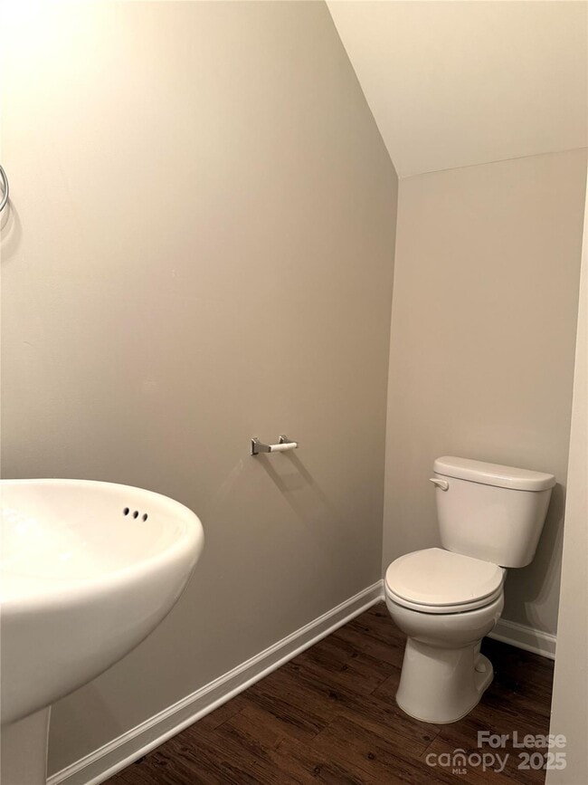 Building Photo - 9404 Hamel St