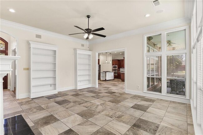 Building Photo - 421 E Honors Point Ct