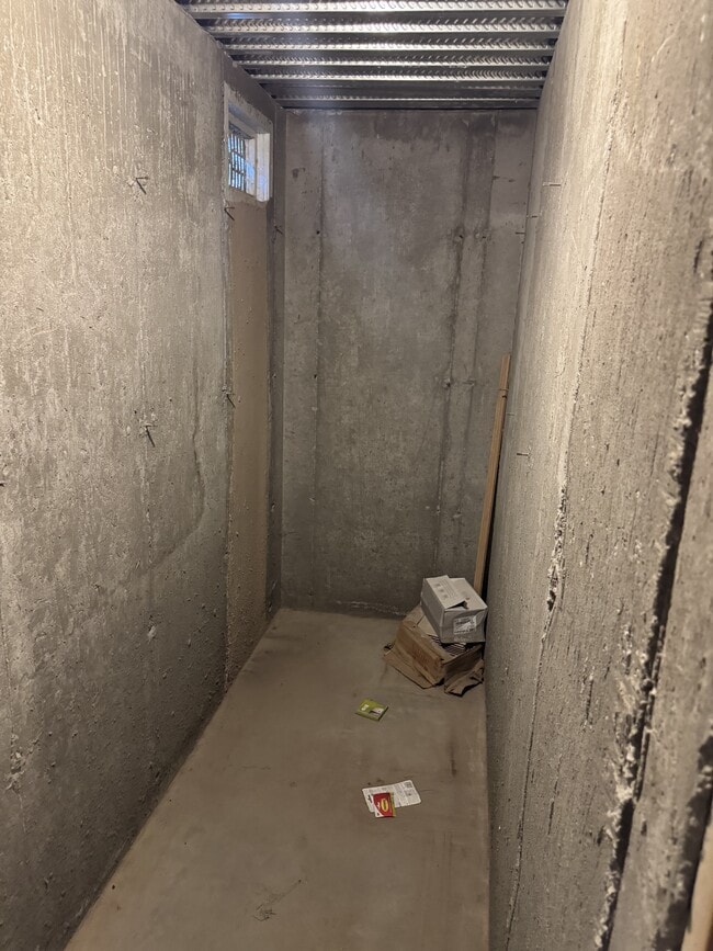 Building Photo - 890 W 110 S