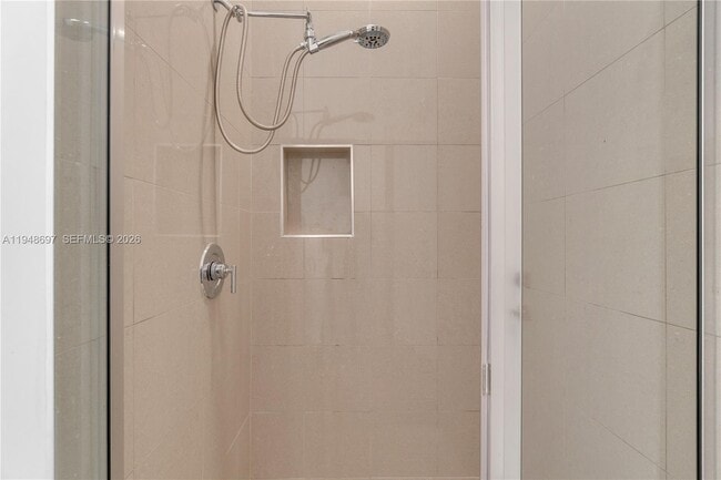 Building Photo - 10890 Shore St