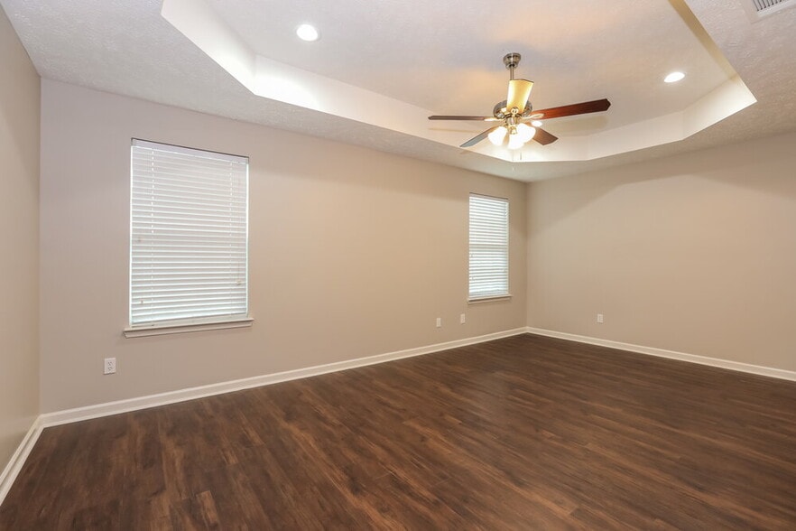 Building Photo - 1428 Sprucedale Dr