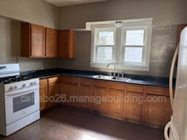 Building Photo - 1193 S Washington Ave