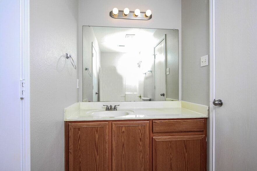 Building Photo - 3432 Crisoforo Dr