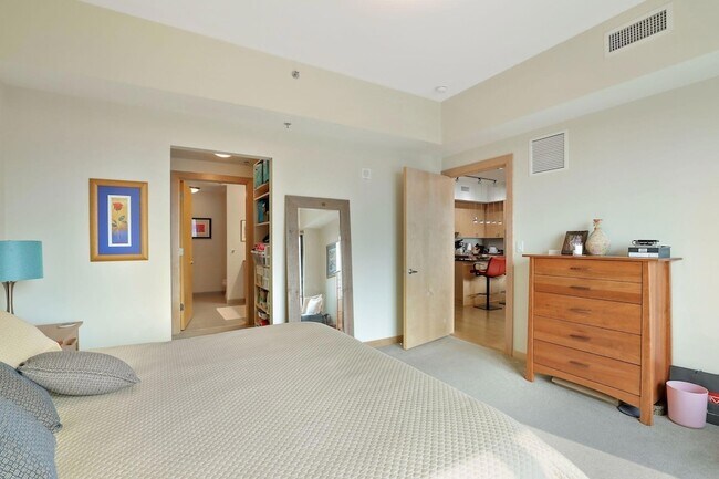 Building Photo - 1120 S 2nd St