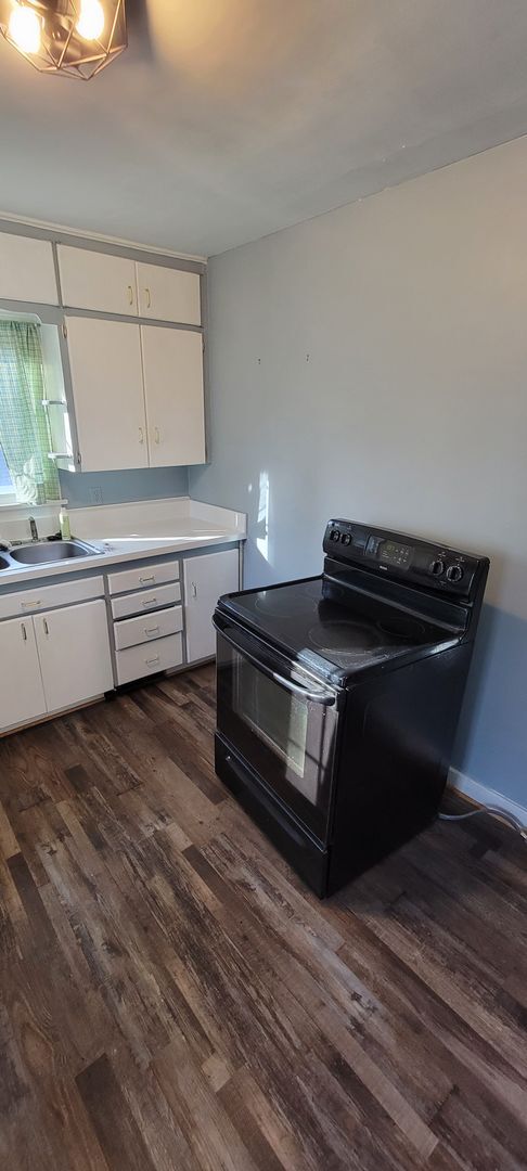 Building Photo - Available August 1st - 3 Bed Home in Cloqu...