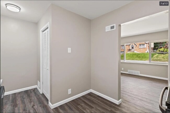 Building Photo - 6906 Alberici Ave