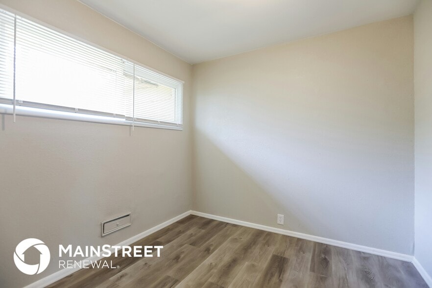 Building Photo - 7309 E 108th Dr