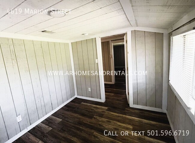 Building Photo - 4619 Marion St