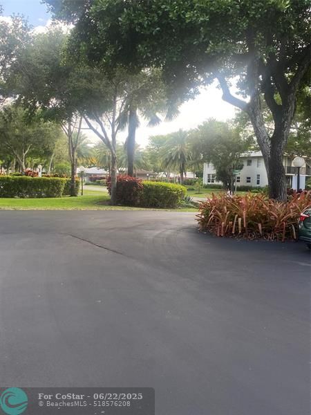 Building Photo - 4007 N Cypress Dr