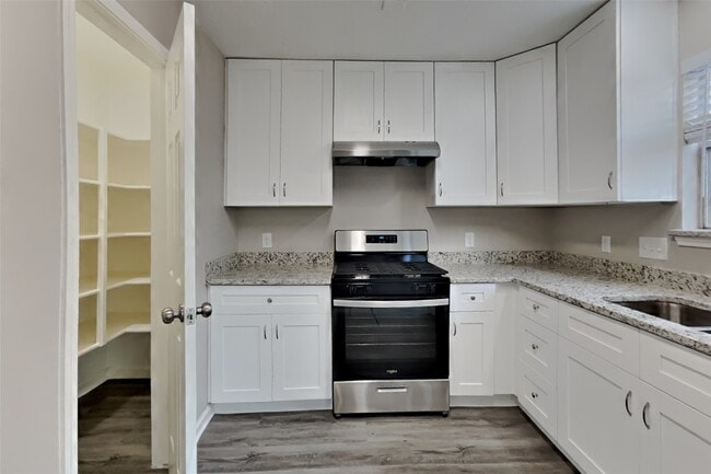 Building Photo - 5346 Yale Dr