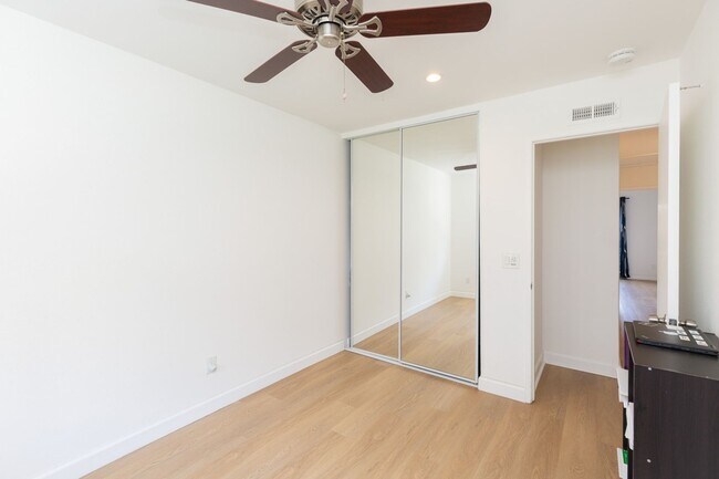 Building Photo - 3 Bedroom Townhome in the Gated College Park Community of San Diego