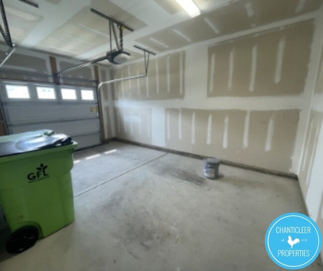 Building Photo - 764 Putney Hl Rd