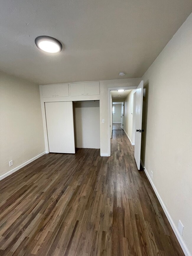 Building Photo - STUDENTS WELCOME! Spacious 3-Bedroom / 1-Bath Duplex w/ Fenced Backyard