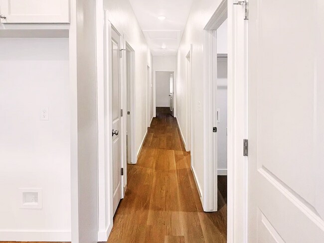 Building Photo - Modern & Cozy 3-Bed, 2-Bath Duplex in Cent...