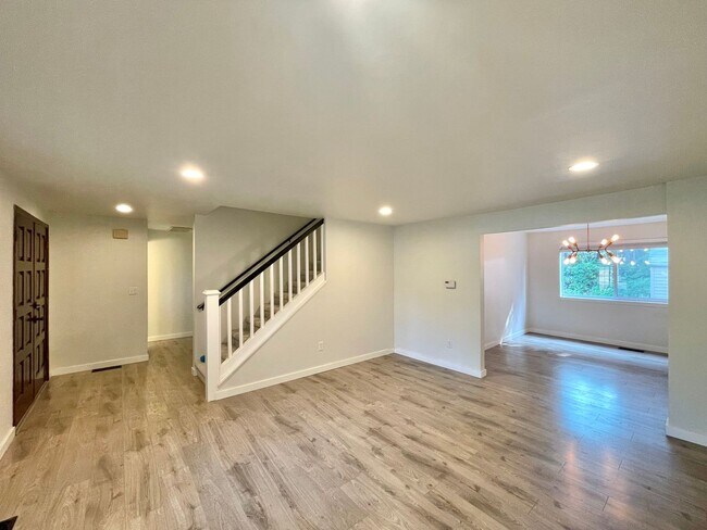 Building Photo - Great Home for rent