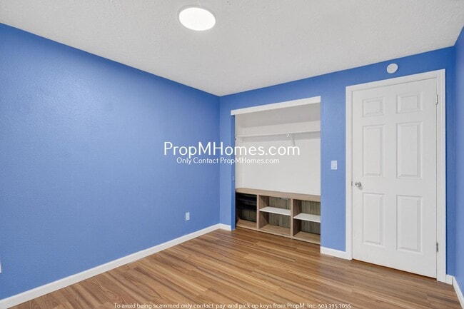 Building Photo - Three Bedroom Escape in Oregon City!