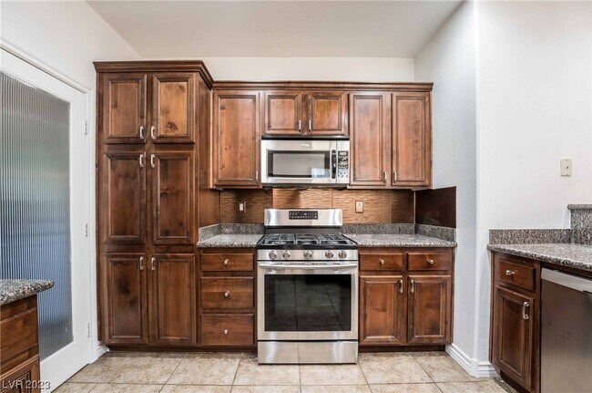 Building Photo - 1537 Moss View Ct