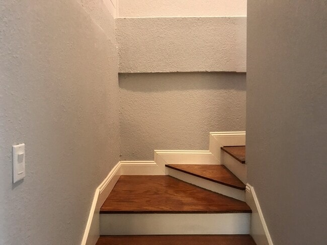 Building Photo - Gorgeous and spacious home in Danbury, Just remodeled and move in ready!