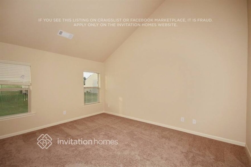 Building Photo - 3690 Brookhollow Dr