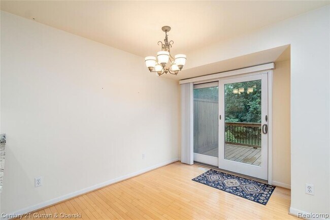 Building Photo - 50529 Beechwood Ct