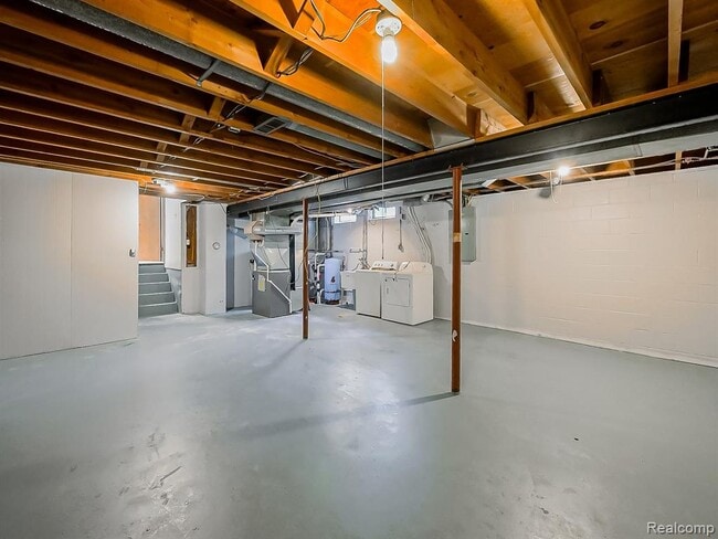 Building Photo - 7580 Thornwood St