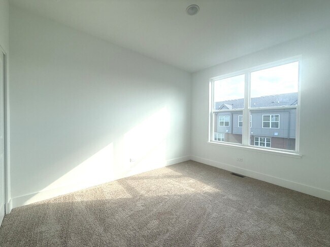 Building Photo - 1191 Gateway Ct