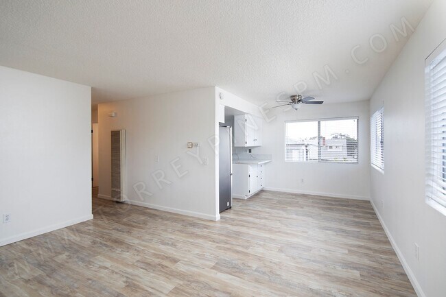 Building Photo - *OPEN HOUSE: 8/30 1-2PM* BEAUTIFUL Remodel...