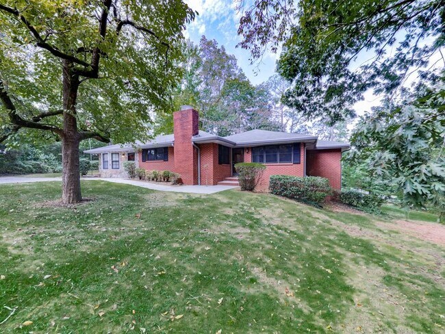 Building Photo - 5480 Burgess Dr