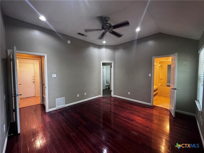 Building Photo - 1518 Chardonnay Dr
