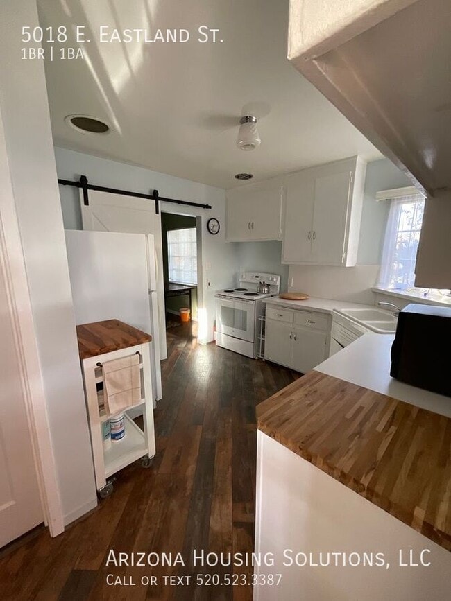 Building Photo - 5018 E Eastland St