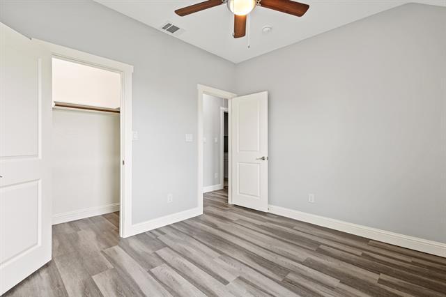 Building Photo - 2310 Bloomfield Dr