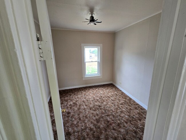 Building Photo - 3 Bedroom house