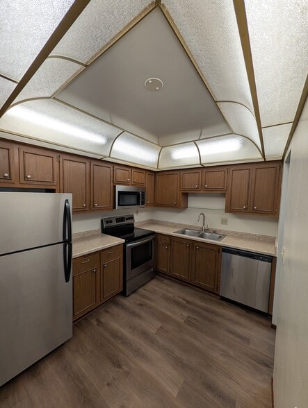 Building Photo - Charleston East Apartments