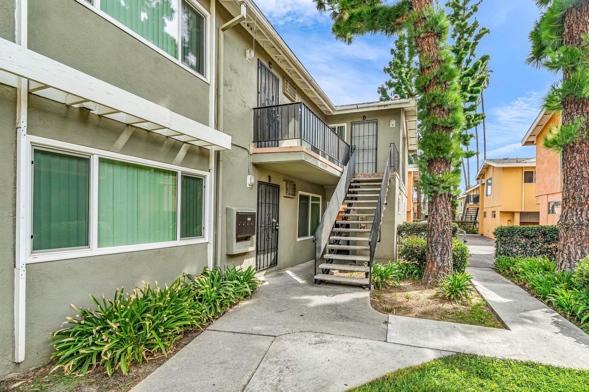 Building Photo - 10023 Sepulveda Blvd