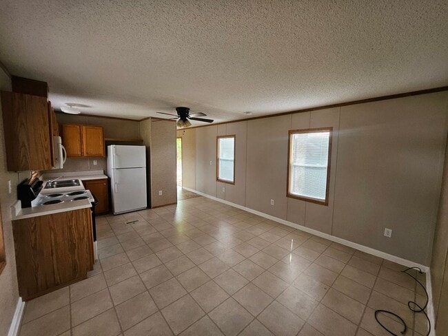 Building Photo - 127 Lonesome Hill Rd