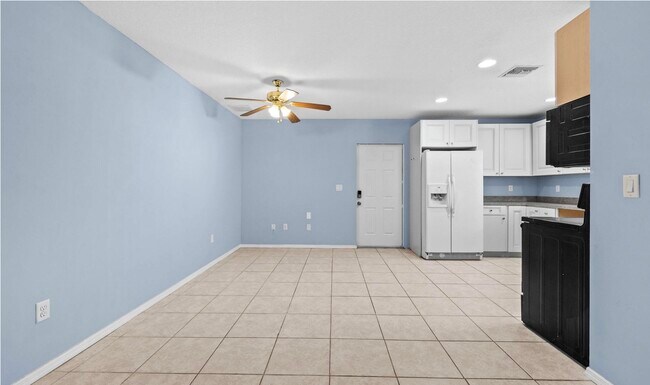 Building Photo - 141 NE Naranja Ave
