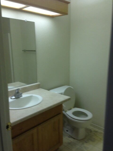 Building Photo - 730 Waterford Way